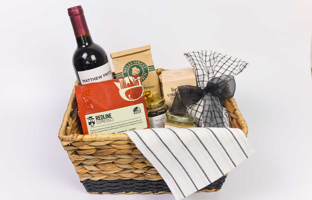 Foodie Deluxe Chicago Basket